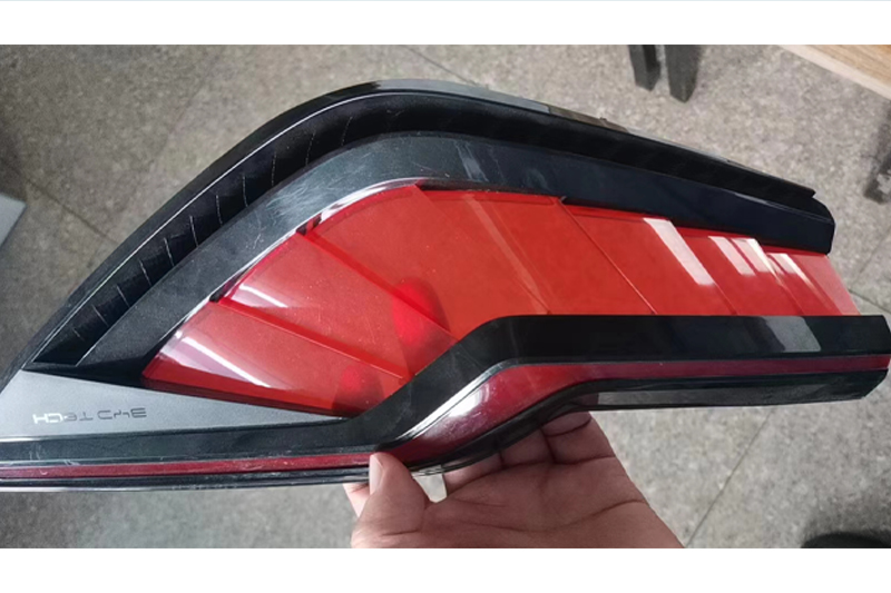 車燈邊框光澤度總不達標？高光黑PC材料是關(guān)鍵