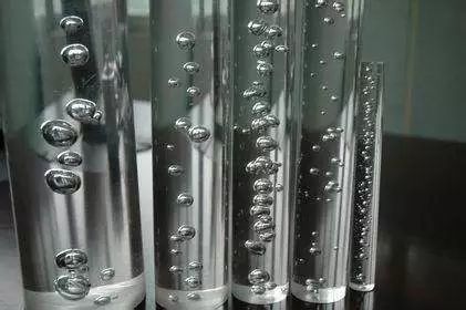 塑料注塑加工過程中出現(xiàn)塑料制品氣泡問題，應(yīng)該如何解決？